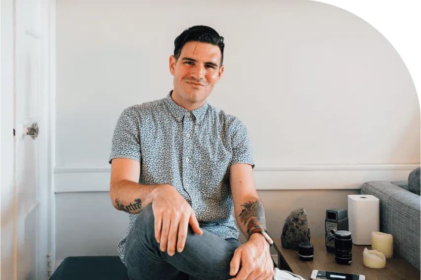 Gregory, a Photographer, Gets Paid Within Minutes of Invoicing Thanks to FreshBooks image
