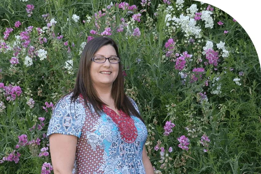 Meet Jules, a Web Developer, Who Streamlined Her Business Using FreshBooks image