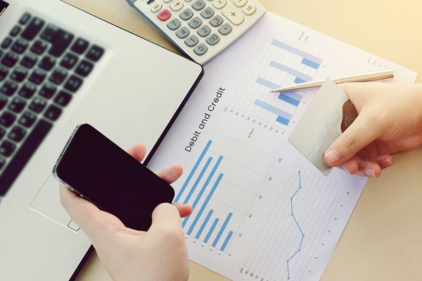 Debit vs Credit: What’s the Difference? image