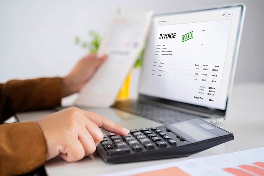 How to Get a Client to Pay an Invoice: 8 Effective Tips image