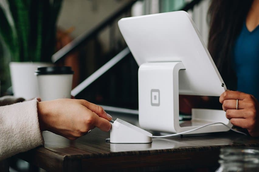 What Is a Credit Default Swap (CDS)? Definition, Pros & Cons image