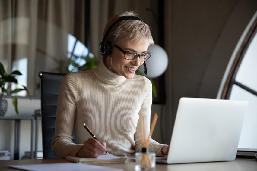 Why Hire a Virtual Assistant: 5 Reasons image