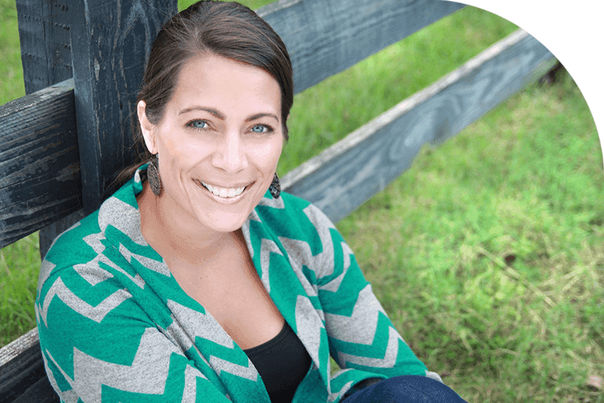 Bethany, A Designer, Uses the FreshBooks Mobile App to Find More Client and Family Time image