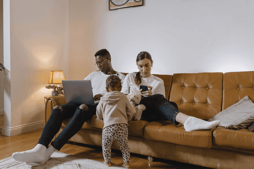 When Is the Best Time for Canadian Businesses to Switch to FreshBooks? 🇨🇦 image