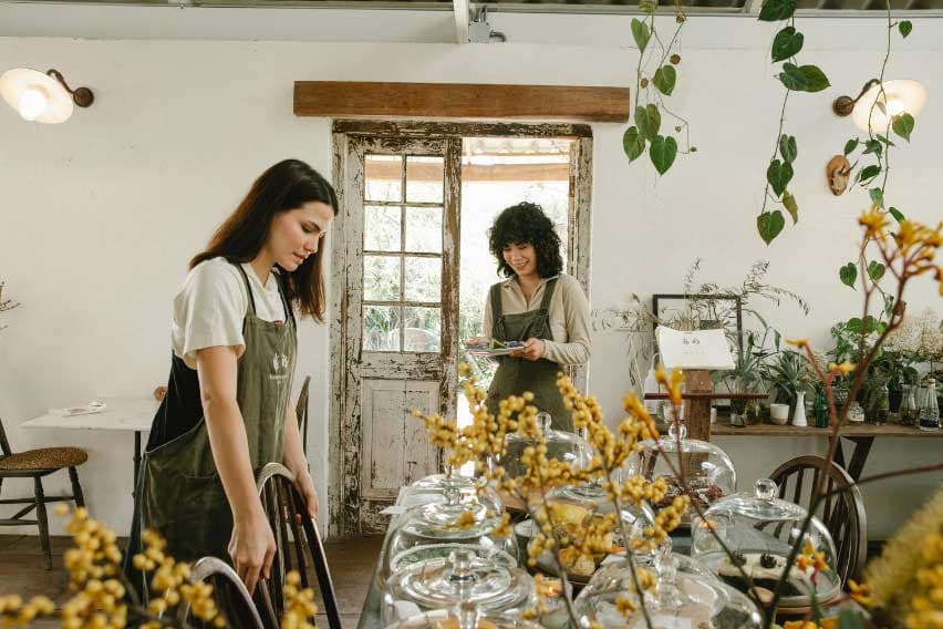 From Employee to Entrepreneur: How to Start a Business in the U.S. (And How to Know When You’re Ready) image