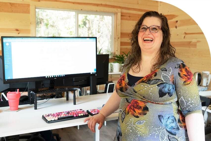 How Megan, EA, Uses FreshBooks to Reach Clients Intimidated by Accounting image