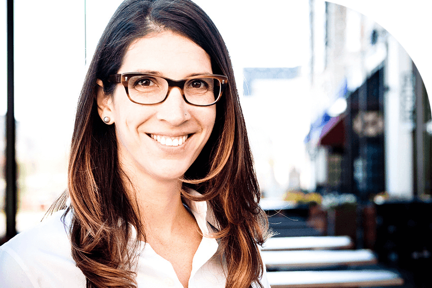 Marketing Consultant Lisa Kaneff Uses FreshBooks to Understand Her Income image