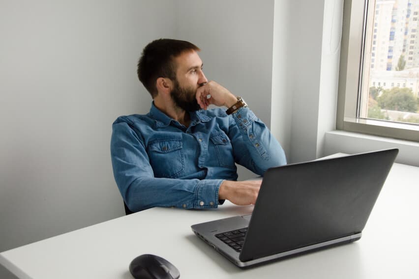 How to Overcome Your Worst Distractions and Increase Productivity image