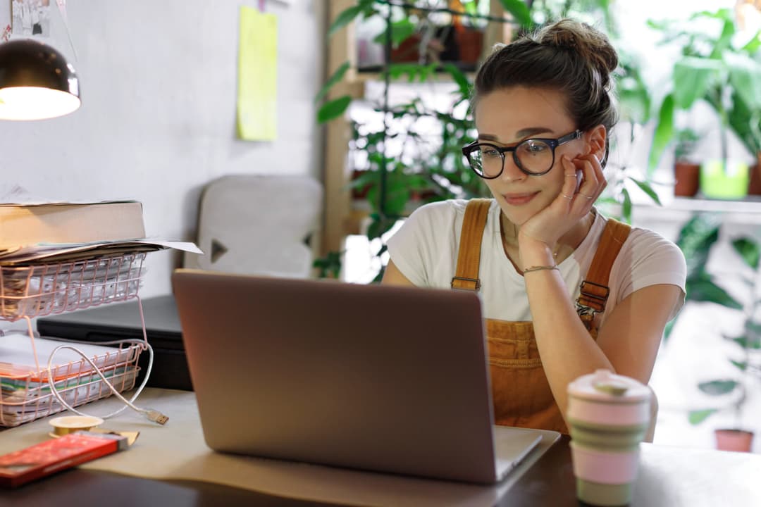 W-2 Employees vs. 1099 Contractors: What’s the Difference? image