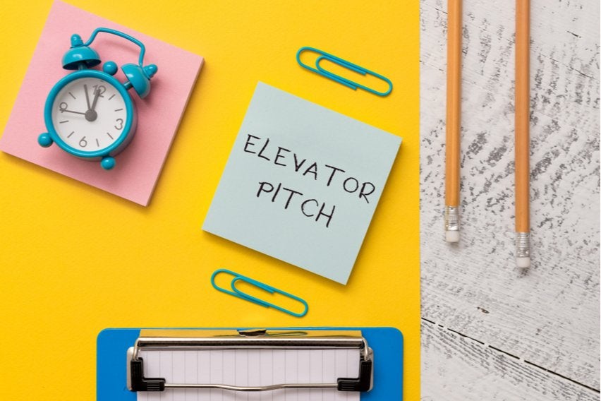 How to Write an Elevator Pitch? (3 Examples & Templates)